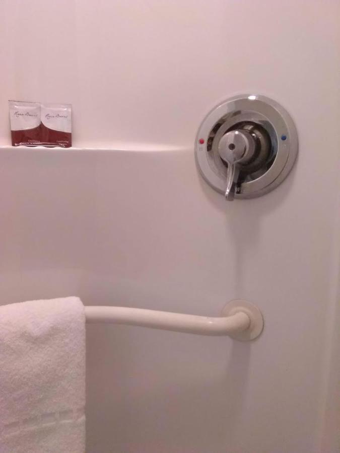 Red Carpet Inn Louisville North -Jeffersonville In エクステリア 写真