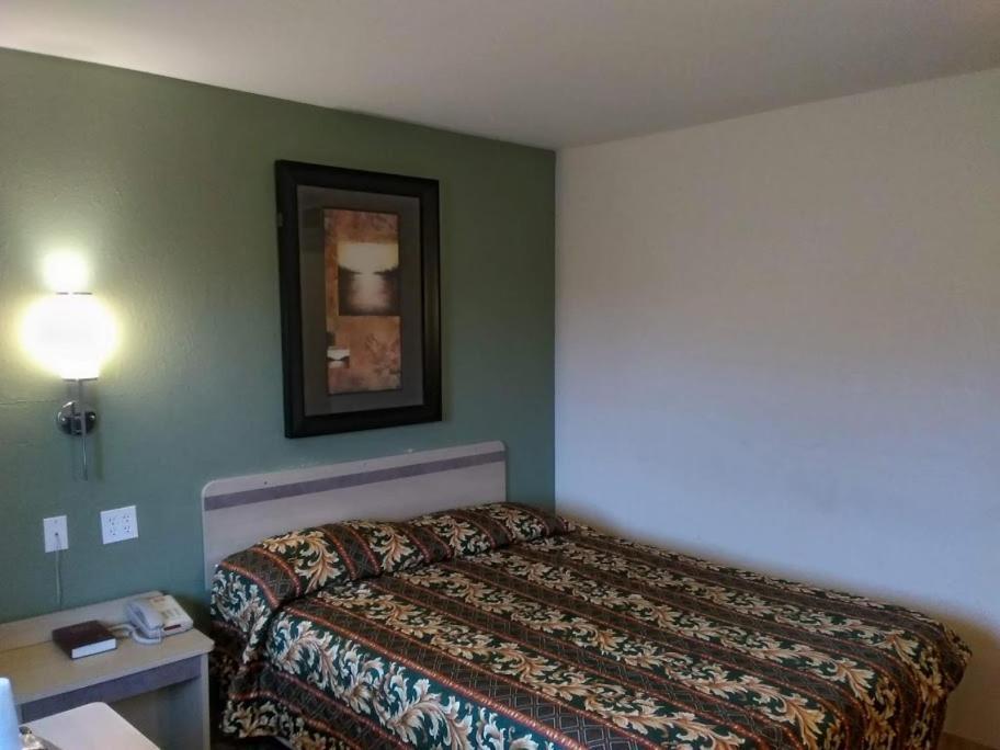 Red Carpet Inn Louisville North -Jeffersonville In エクステリア 写真