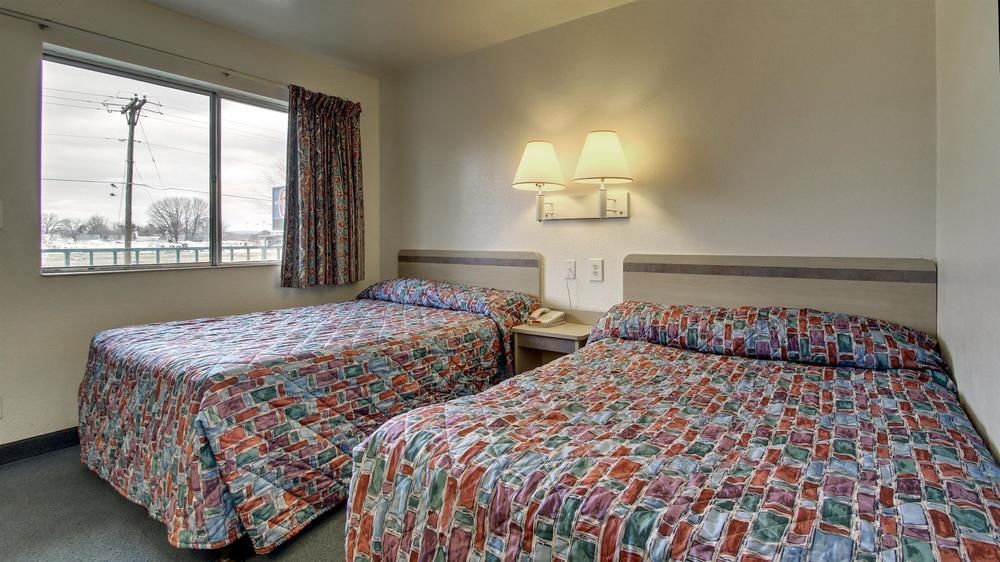 Red Carpet Inn Louisville North -Jeffersonville In エクステリア 写真