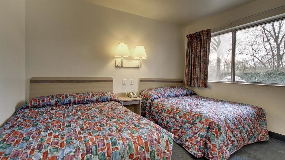 Red Carpet Inn Louisville North -Jeffersonville In エクステリア 写真