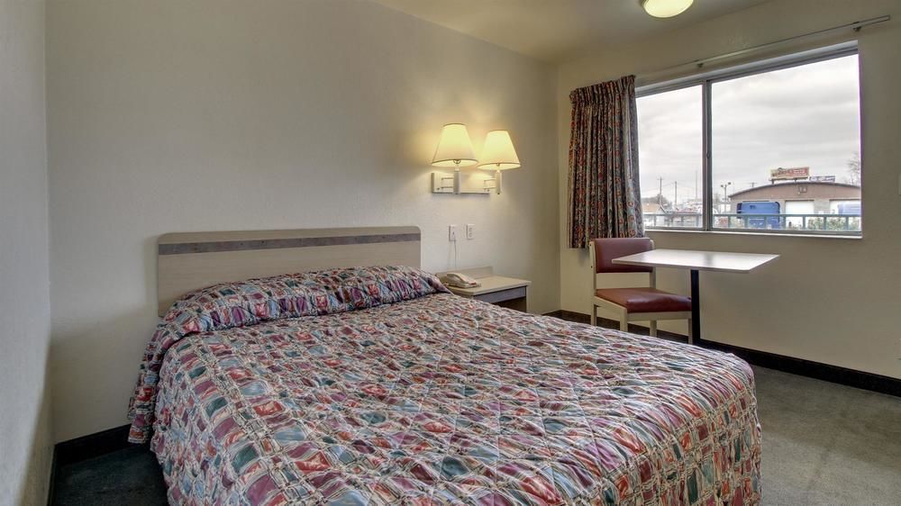 Red Carpet Inn Louisville North -Jeffersonville In エクステリア 写真
