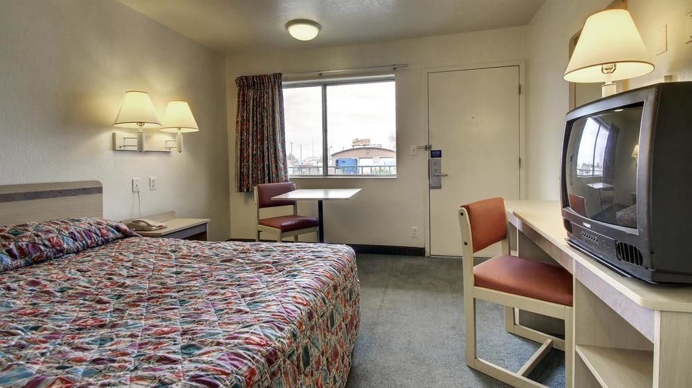 Red Carpet Inn Louisville North -Jeffersonville In エクステリア 写真